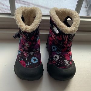 Toddler BOGS Winter Boots - Size 7